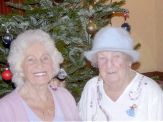 Xmas 2003 mum on right